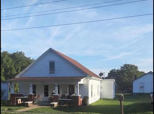185 Glory St, Irvine, KY 40336