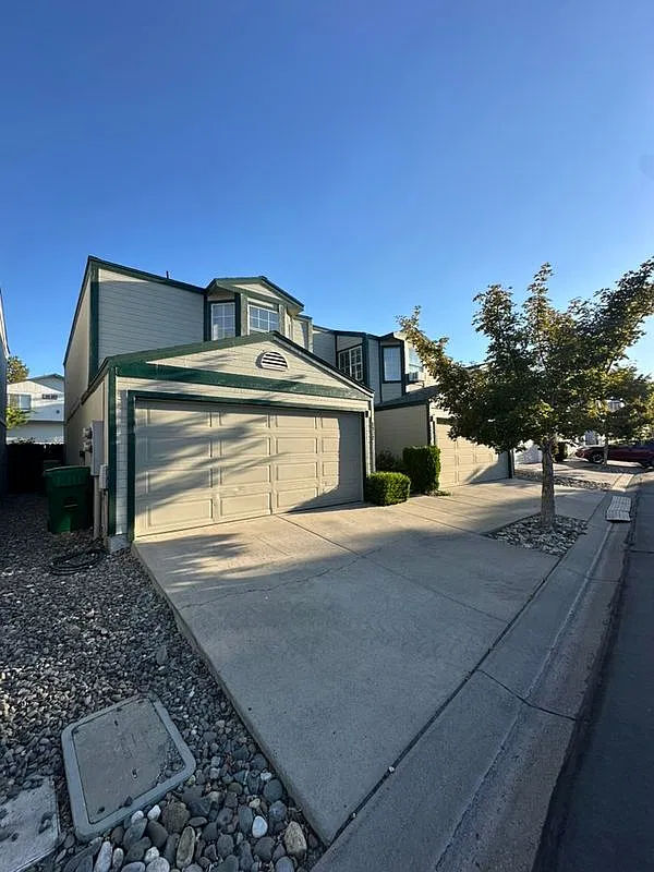 3 bed, 1.5 bath, 1128 sqft, $2,250 — Photo 1
