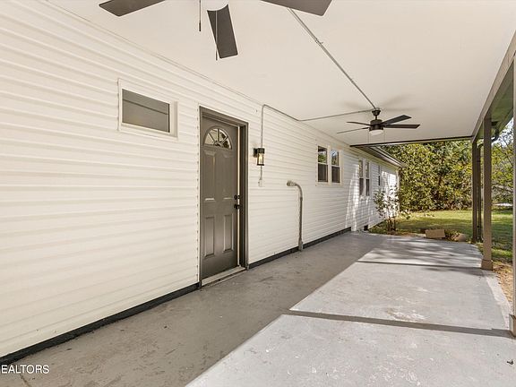 5th image of 4221 Plummer Dr