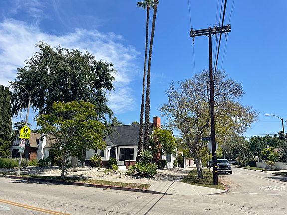 2nd image of 854 S Cochran Ave