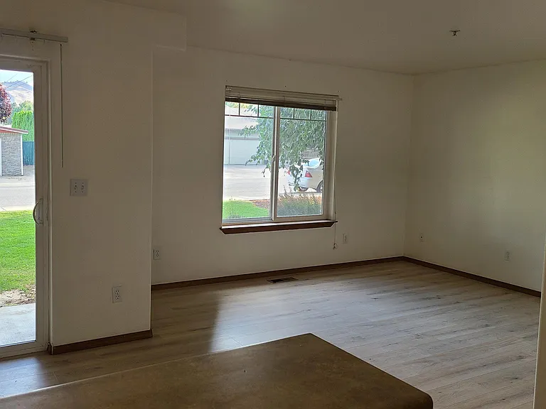 1410 McKittrick St #1 — Photo 5