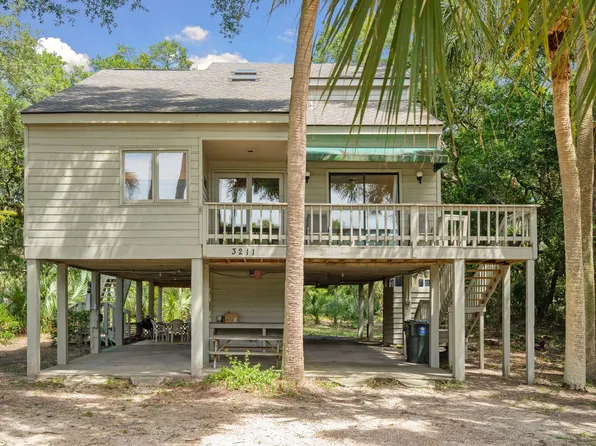 3211 Myrtle St, Edisto Island, SC 29438