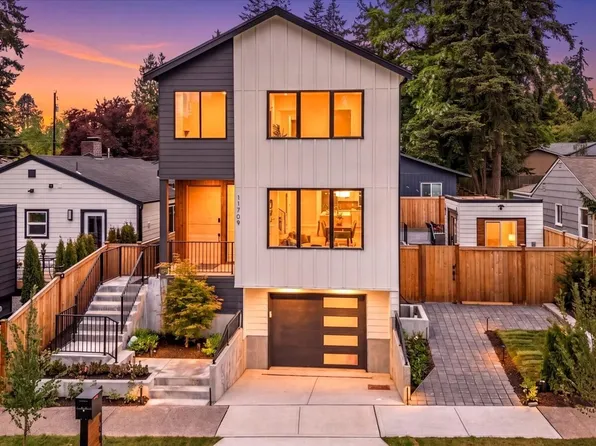 11709 Roosevelt Way NE, Seattle, WA 98125