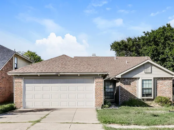 2321 Clareton Dr, Arlington, TX 76018