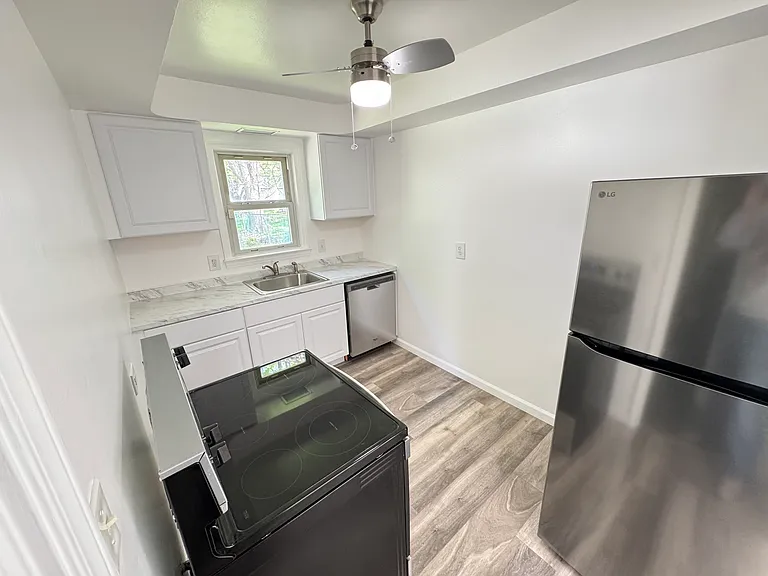 1411 Eastwood Ave — Photo 18