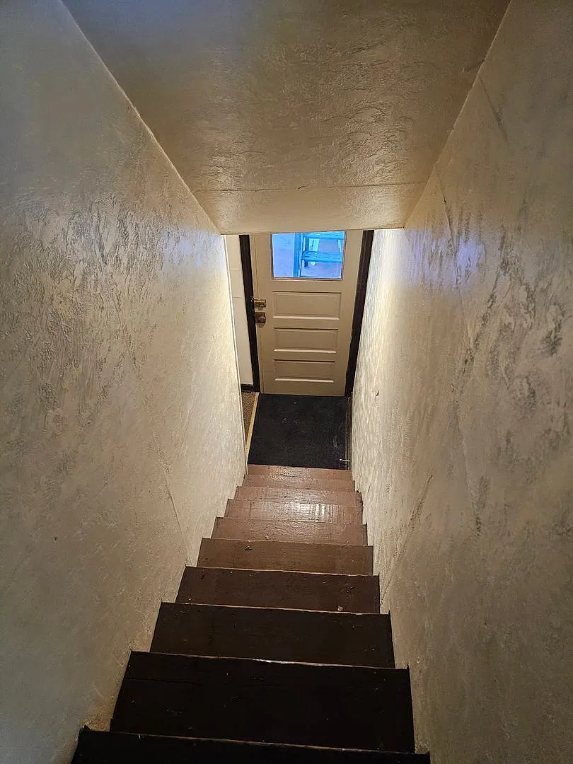 25 Oak Street — Photo 2