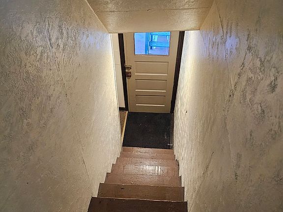 2nd image of 25 Oak St #4