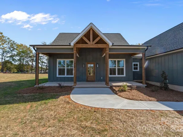 1064 Tom Joye Rd, Clover, SC 29710