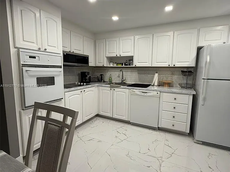 19380 Collins Ave #1209 — Photo 3