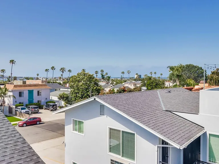 Welcome Surf House Villas E, a newly renovated luxury apartment community in the heart of Pacific... — Photo 19