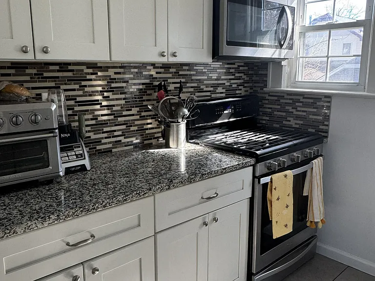 908 Linden Ave — Photo 6