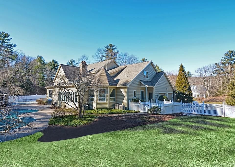 1st image of 5 Steeplechase Dr