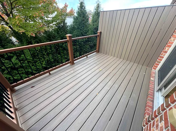 436 Lawton Avenue image 25 of 26