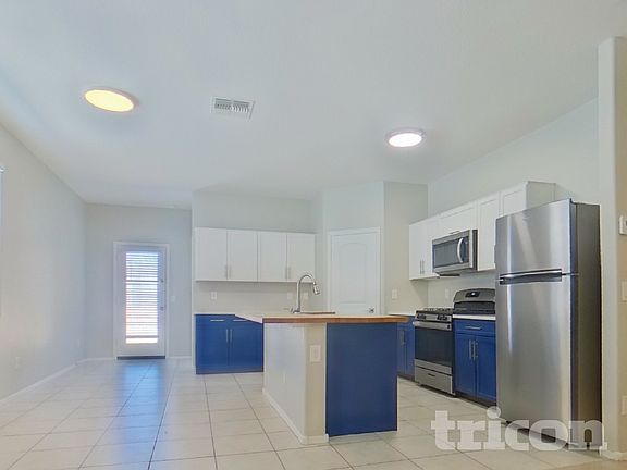 4th image of 30928 W Picadilly Rd