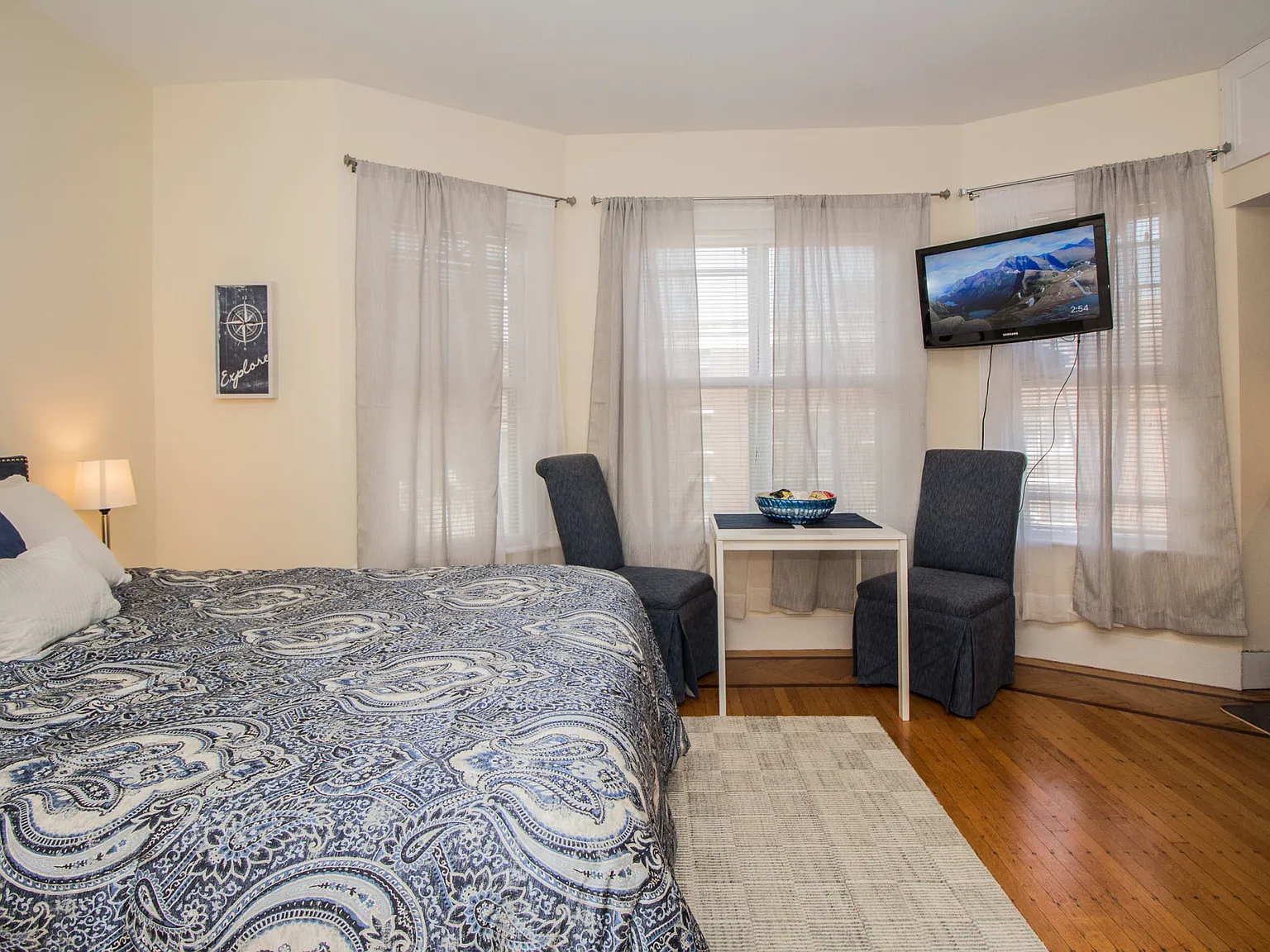 Studio, 575 sqft, $2,300 — Photo 2