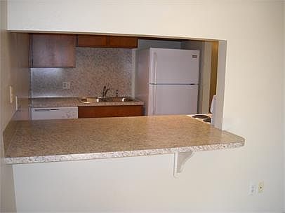 3rd image of 500 College Ave #10997788