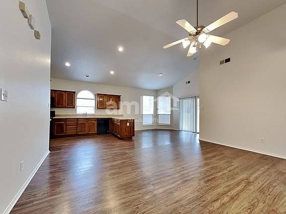 4th image of 7457 Sunray Dr
