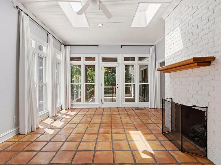 1574 Whitmar Pl E — Photo 8