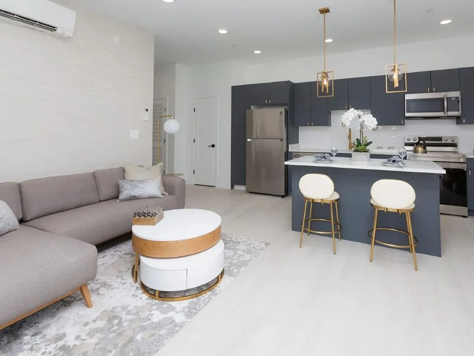 Large One-Bedroom Apartment Home in Fells Point, Monthly Parking Concession, In-Unit Laundry — Photo 4