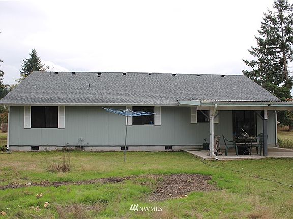 Enjoy the covered patio rain or shine. 