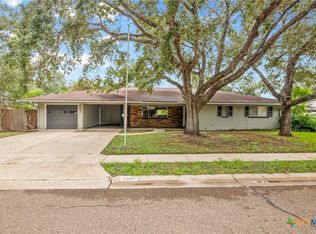 2302 College Dr, Victoria, TX 77901