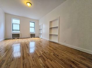 881 10th Ave #2T, New York, NY 10019