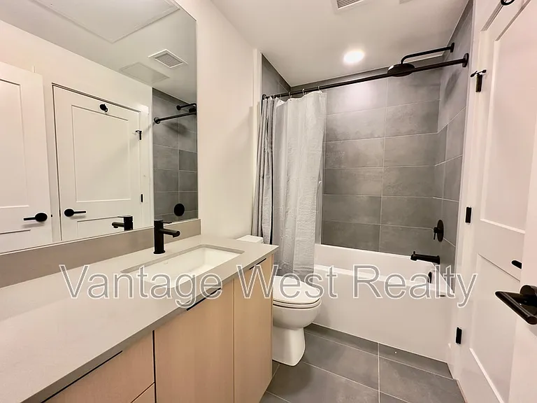 620 Coronation Ave #407 — Photo 3