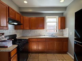 489 Avon Ave