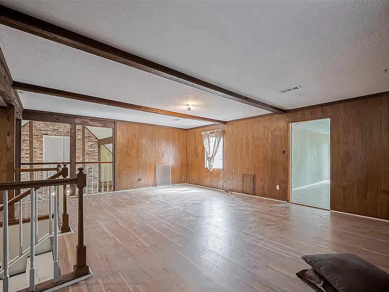 811 Loire Ln — Photo 22