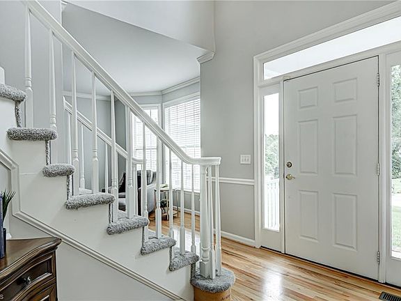 2nd image of 4 Crab Tree Ct