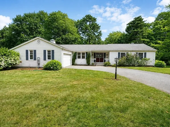 93 Wyndward Rd, Longmeadow, MA 01106