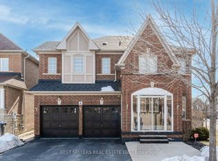 4 Beresford Cres, Brampton, ON L6P 2M3