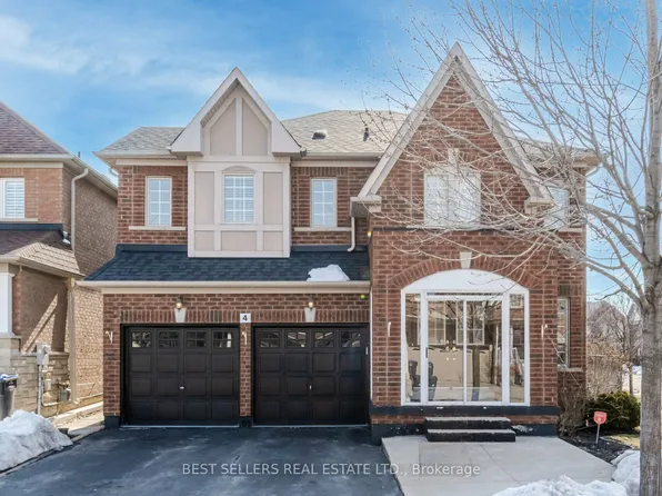 4 Beresford Cres, Brampton, ON L6P 2M3