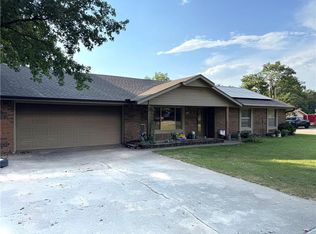 3300 Diana St, Springdale, AR 72764