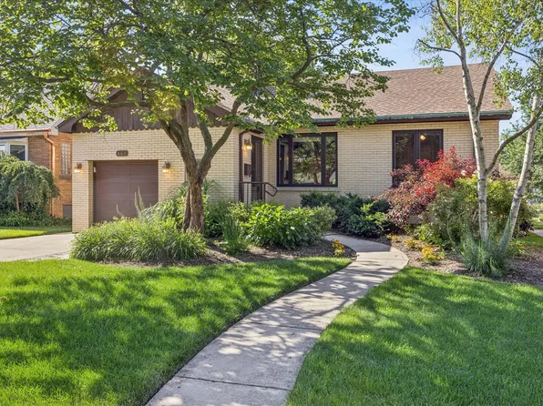 443 Shenstone Rd, Riverside, IL 60546