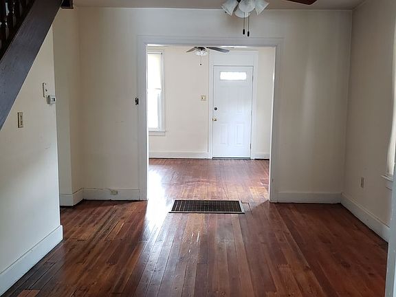5th image of 254 E Madison St