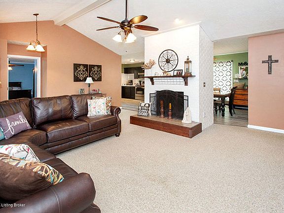 4th image of 100 Summer Place Dr