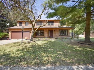 4004 Farmington Dr, Champaign, IL