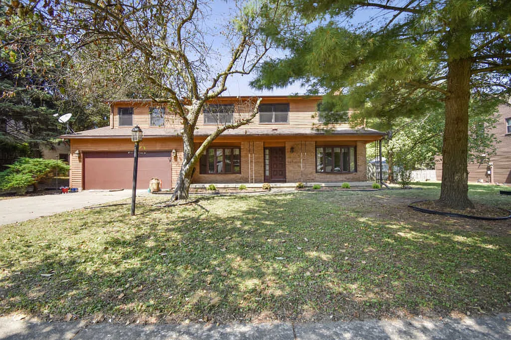 4004 Farmington Dr photo 1