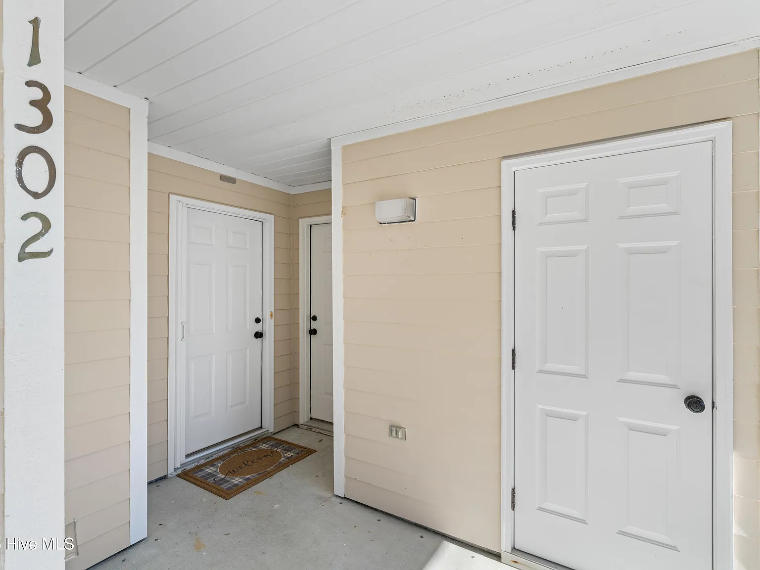 2 bed, 2.0 bath, $2,050 — Photo 3
