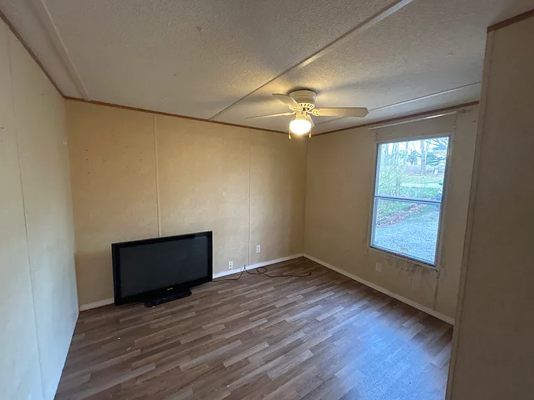 1834 Hylander Dr — Photo 15