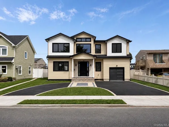53 Blackbird Lane, Levittown, NY 11756