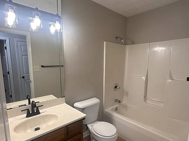 672 Millpond Rd — Photo 23