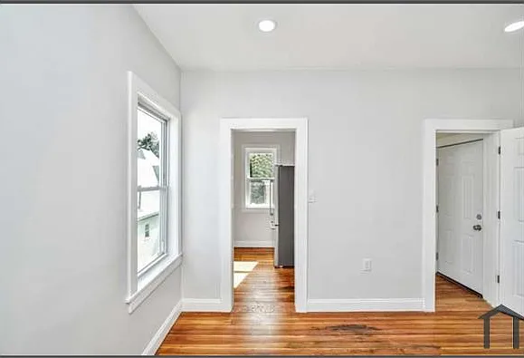 53 Woodford St — Photo 6