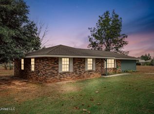 91 Lumpkin Rd, Carriere, MS 39426