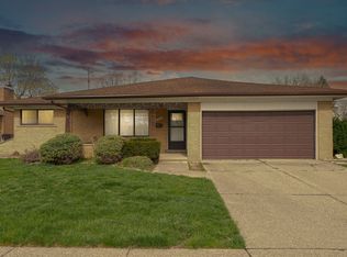 31705 Bretz Dr, Warren, MI 48093