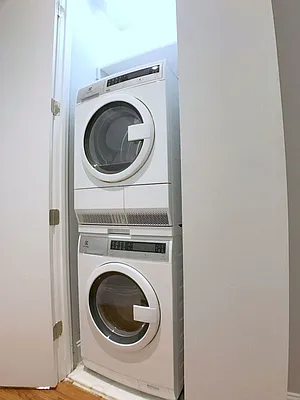 Rented by Uptown Flats LLC | media 21