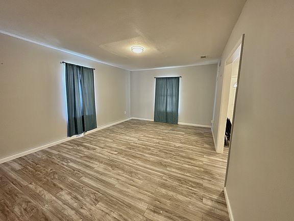 5th image of 1111 Timber Line Dr