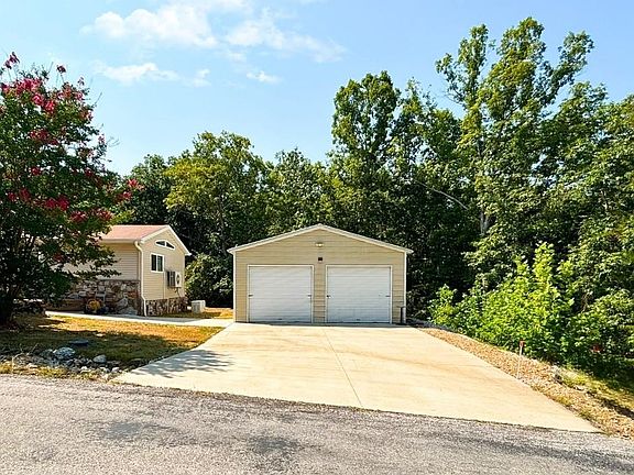 2nd image of 10 Algonquin Cir