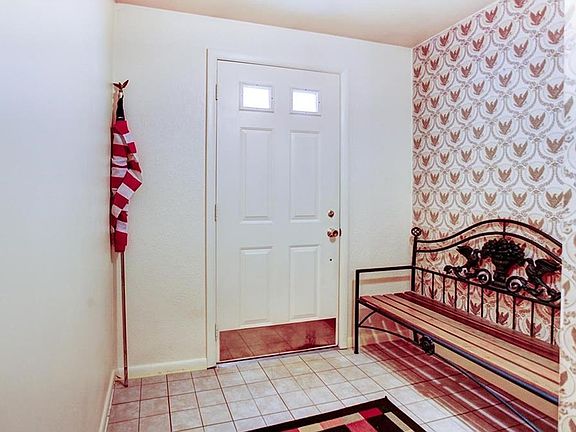 4th image of 122 Green Vista Dr